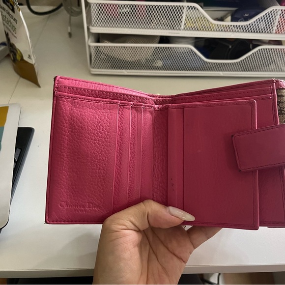 DIOR Logo Wallet - Picture 7 of 9